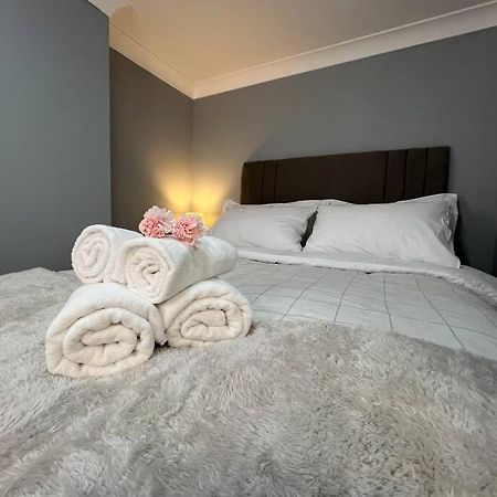 Modern With Stylish Terrace - Your London Oasis! Zewnętrze zdjęcie