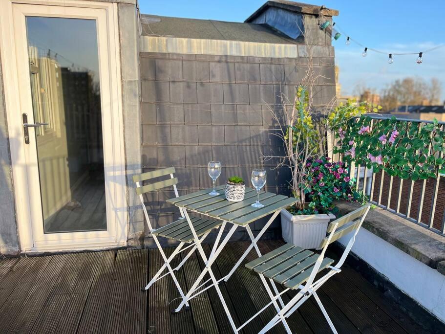 Modern With Stylish Terrace - Your London Oasis! Zewnętrze zdjęcie